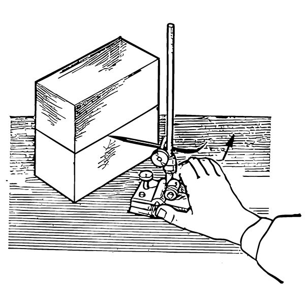 Рис. 4 Нанесение линий с помощью рейсмуса 
